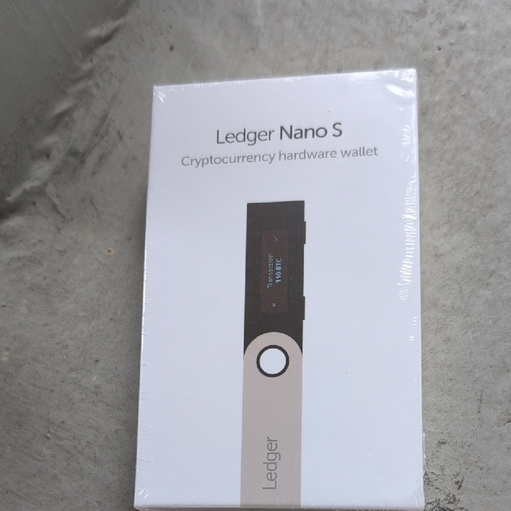 edge Nano S Cryptocurrency Hardware Wallet - Black and White
